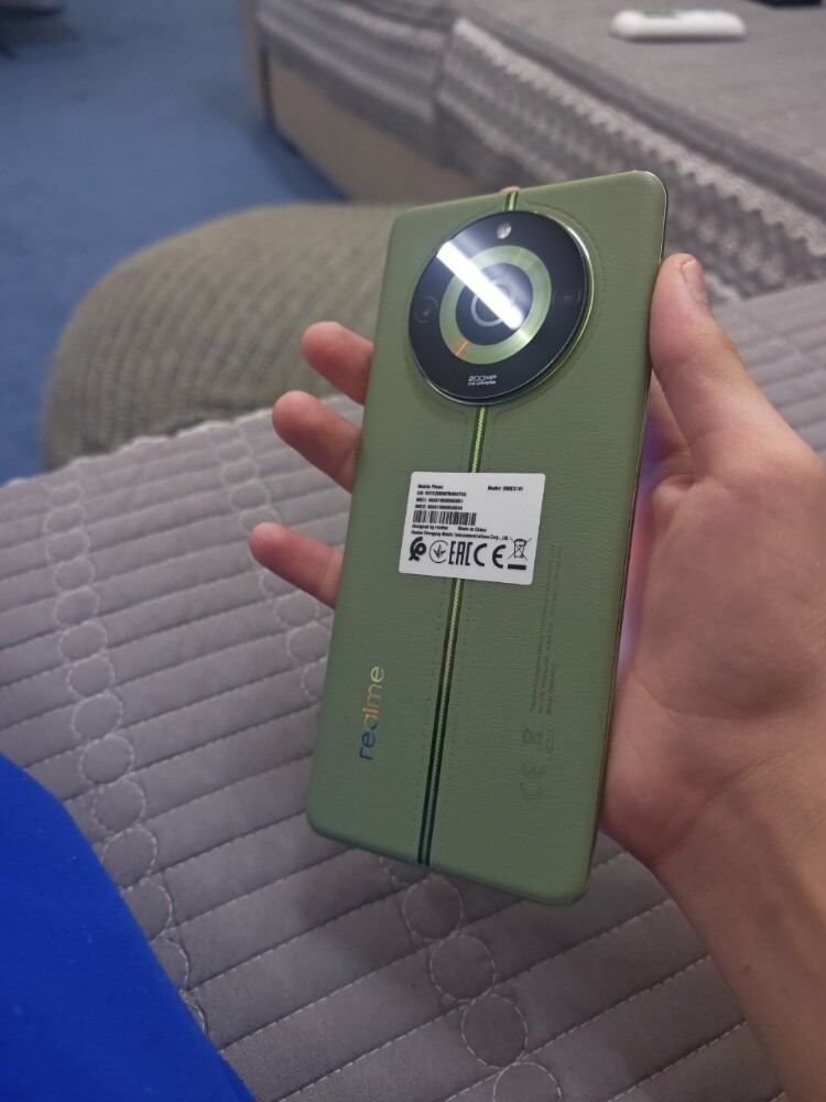 Realme - 2