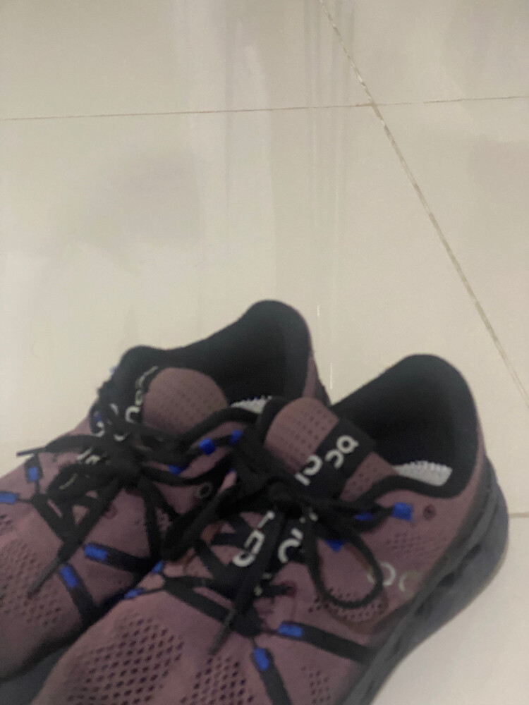 on running shoes - 3