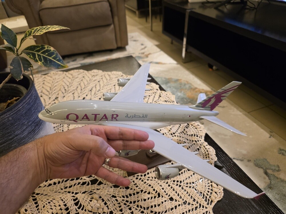 metal Qatar Airways plane A380 - 2