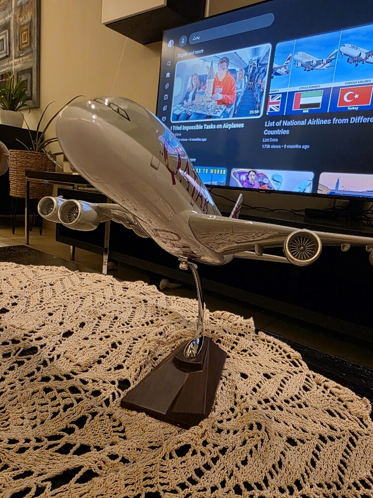 metal Qatar Airways plane A380 - 3