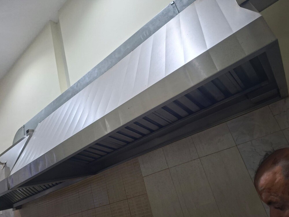 Restaurant kitchen items - 16