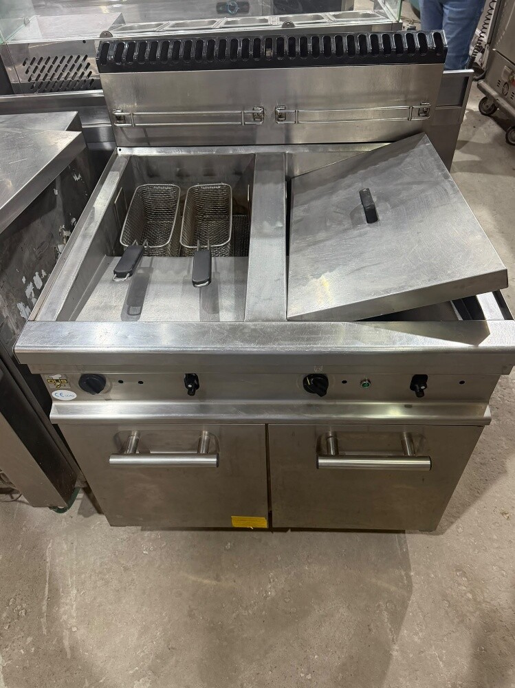 Restaurant kitchen items - 9