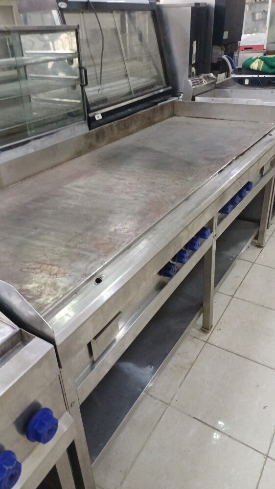 Restaurant kitchen items - 8
