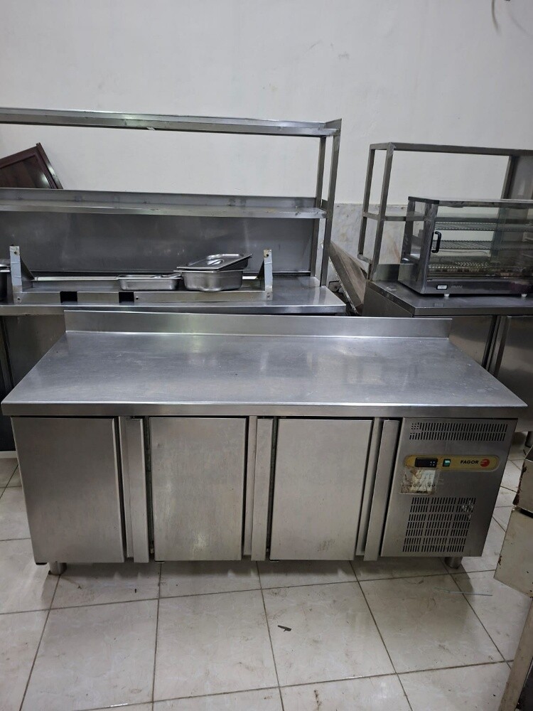 Restaurant kitchen items - 15