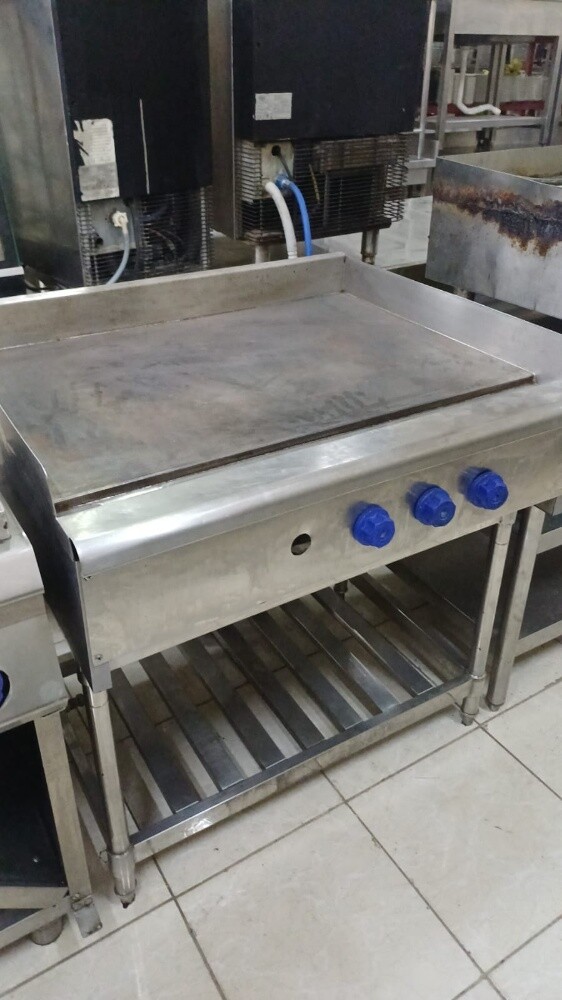 Restaurant kitchen items - 6