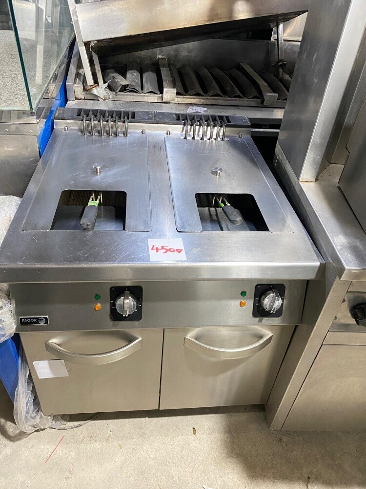 Restaurant kitchen items - 10