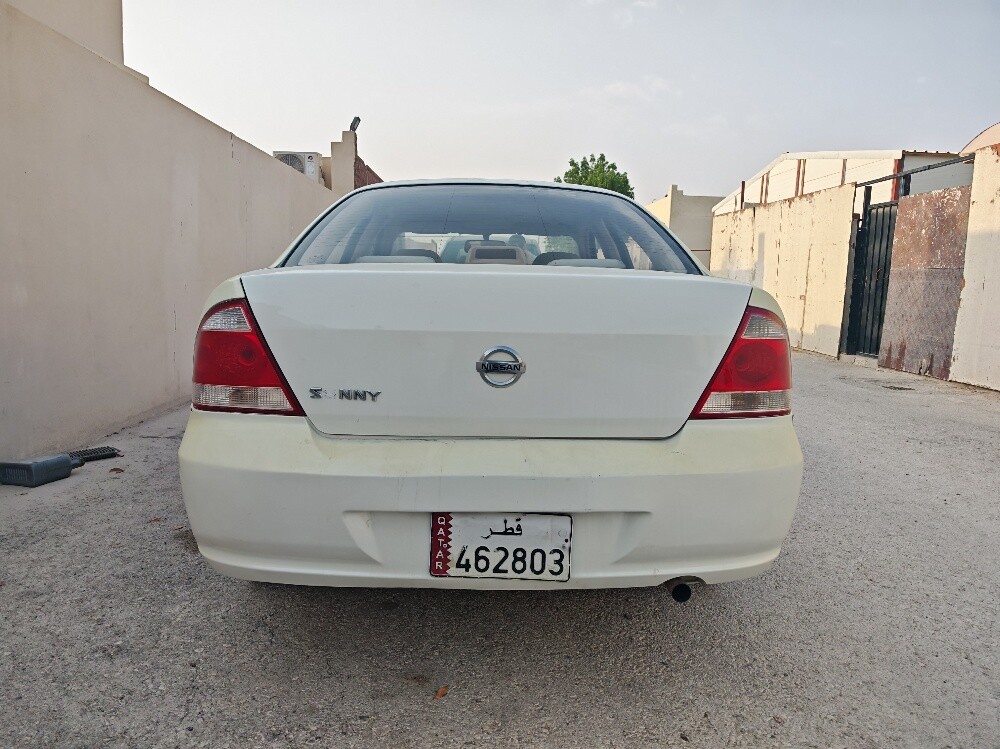 Nissan Sunny - 2