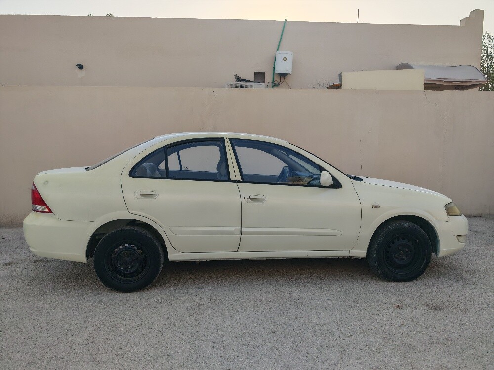 Nissan Sunny - 4