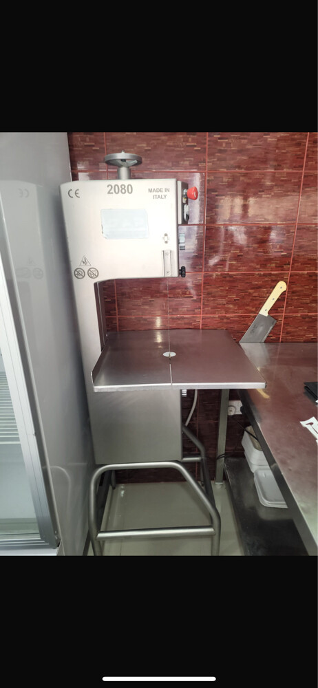 meat and bone cutting saw - 1