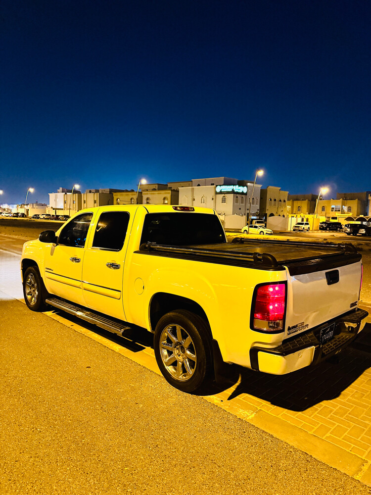 GMC Seirra Denali 6.2L, 2012 model  - 2