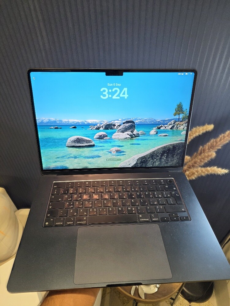 Macbook Air 15" M3 8/256 98% - 2