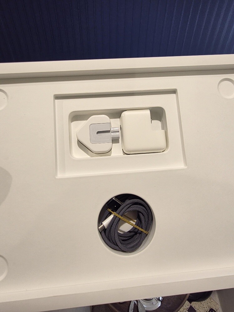 Macbook Air 15" M3 8/256 98% - 7