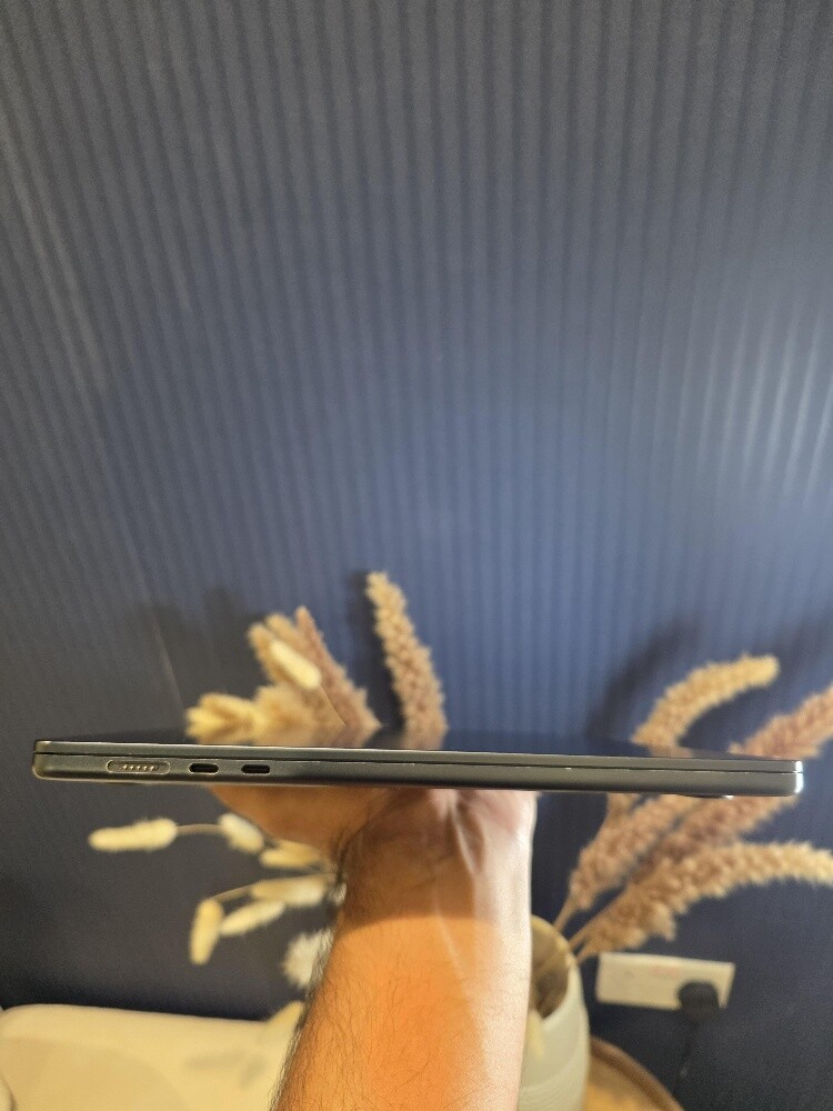 Macbook Air 15" M3 8/256 98% - 5