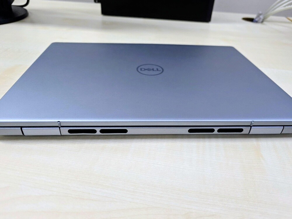 DeLL Ultra 9 185H 32GB 1TB 14" WQXG - 7