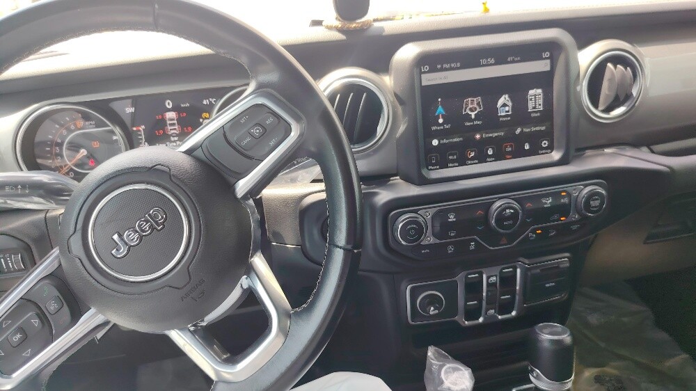 Jeep wrangler 2020 in good conditio - 4