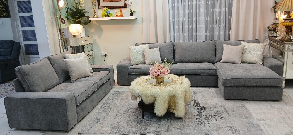 l sip Sofa for sale - 4