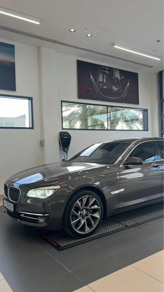 BMW  - 4