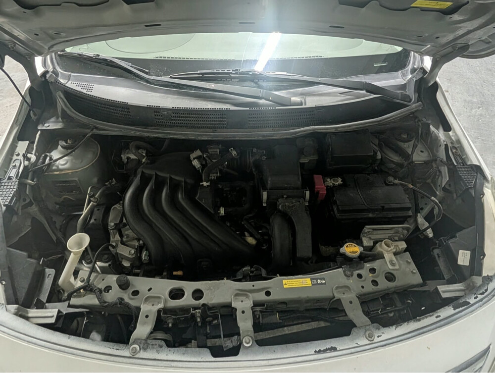nissan sunny  - 3