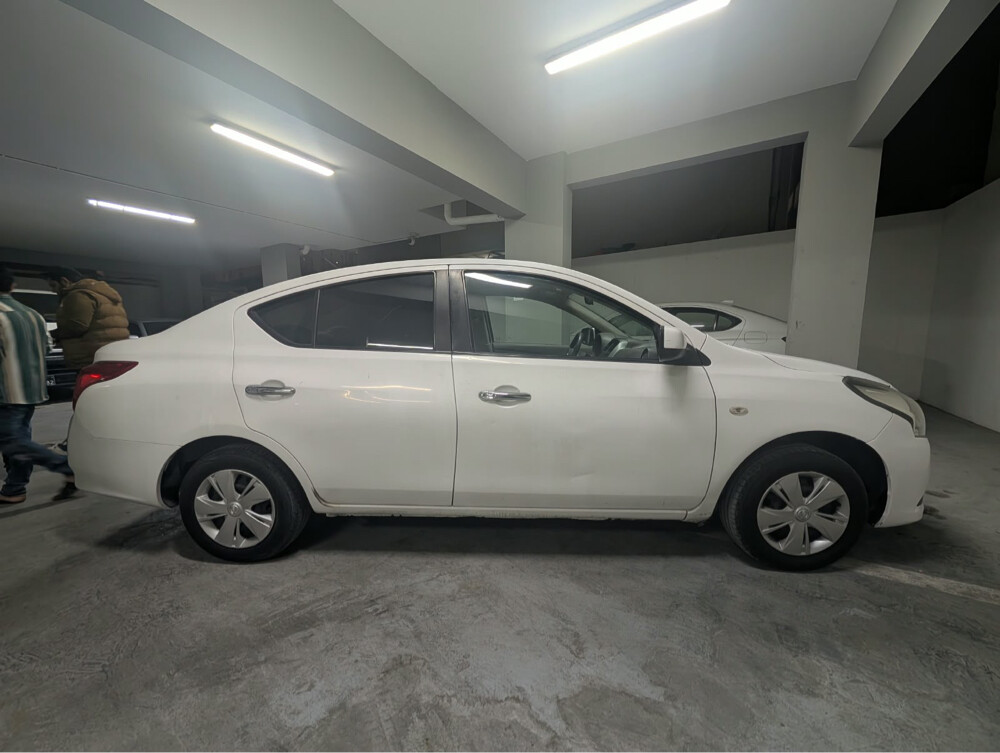 nissan sunny  - 5