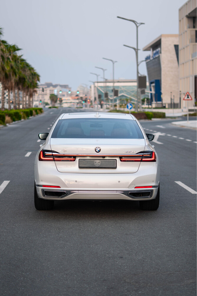 BMW 728 li 2022 - 2
