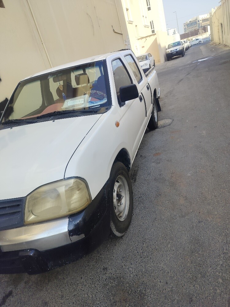 Nissan pickup sale - 2