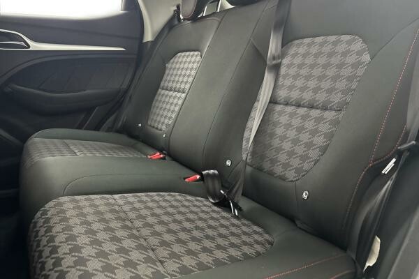 MG ZS 1.5L 2023 46,951 KM - 6