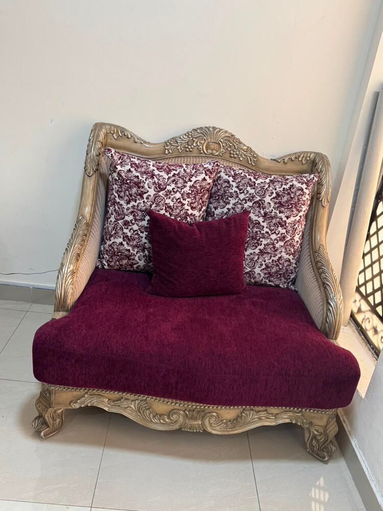a beautiful seating set for sale  - 9