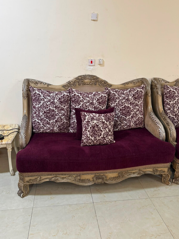 a beautiful seating set for sale  - 4