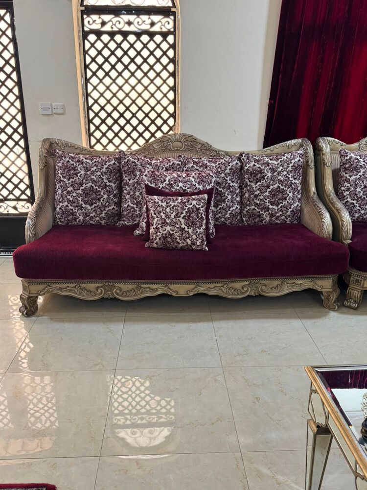 a beautiful seating set for sale  - 3