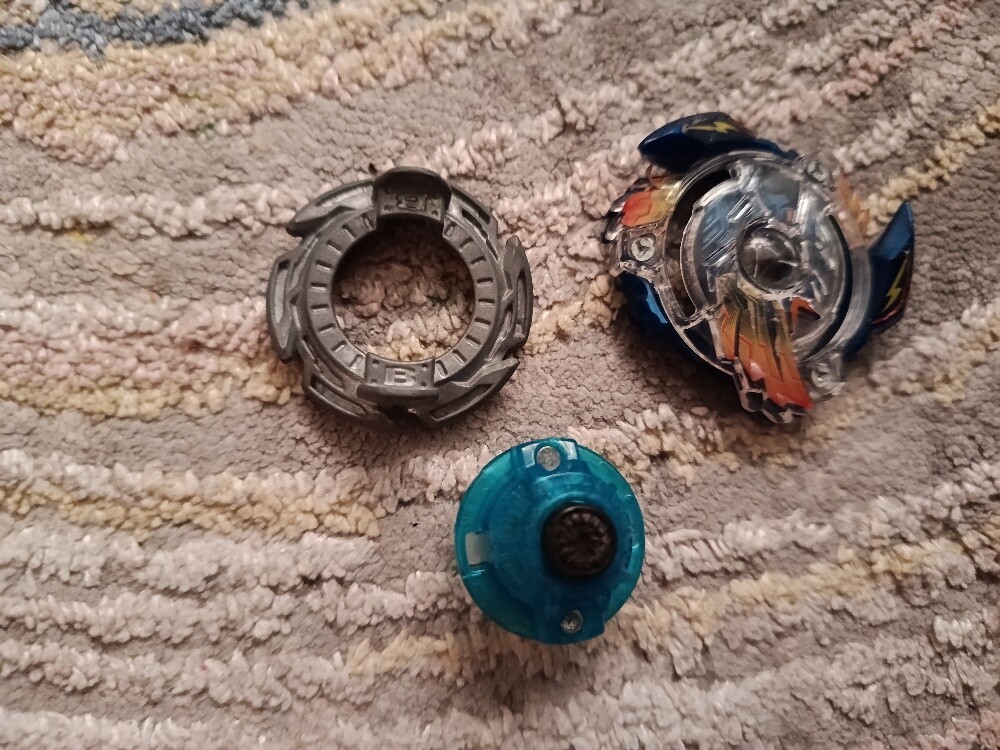 Beyblade - 12