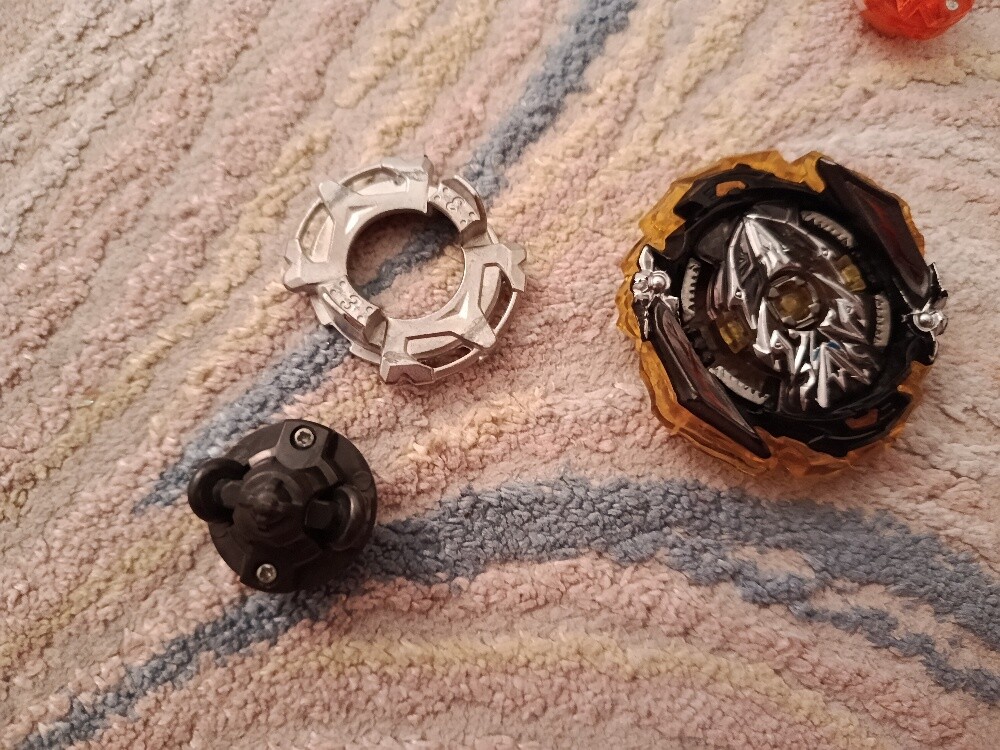 Beyblade - 8
