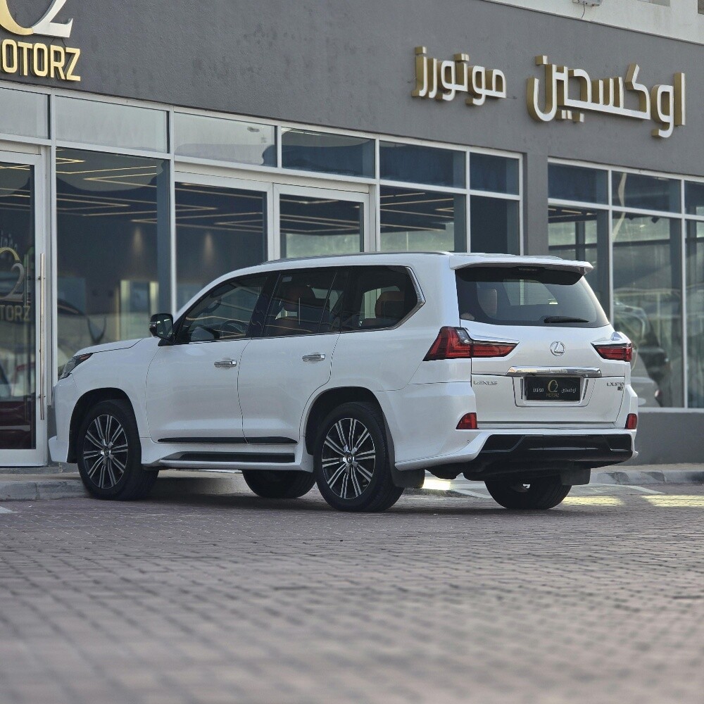 lexus lx570s - 3