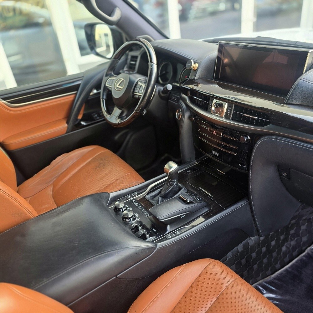 lexus lx570s - 6