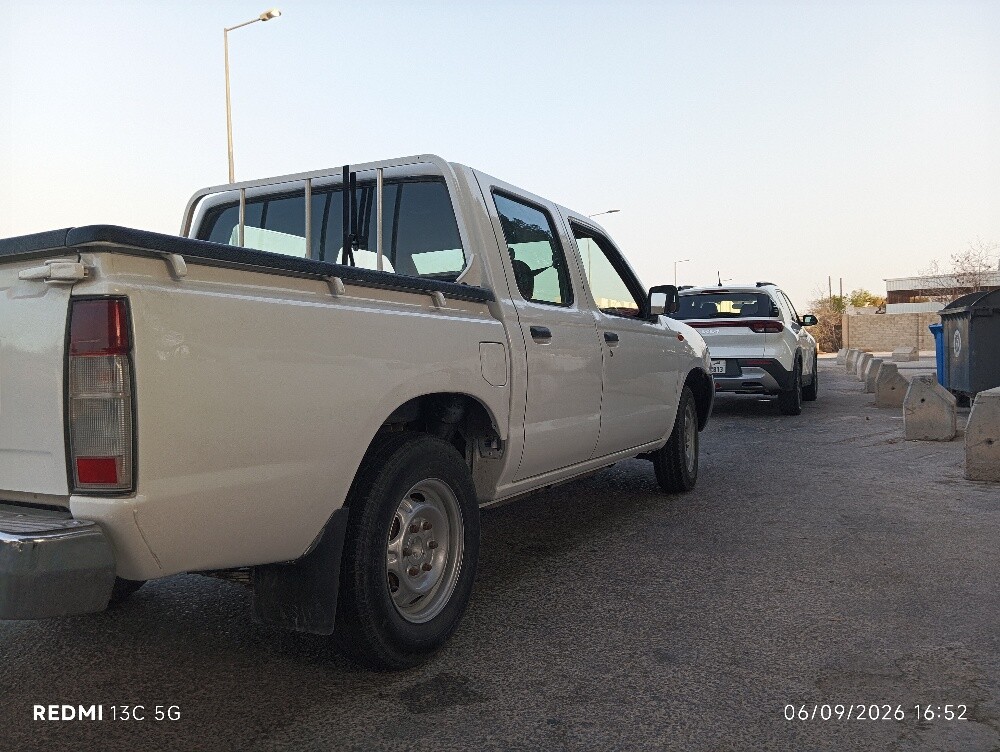 nissan pickup - 6