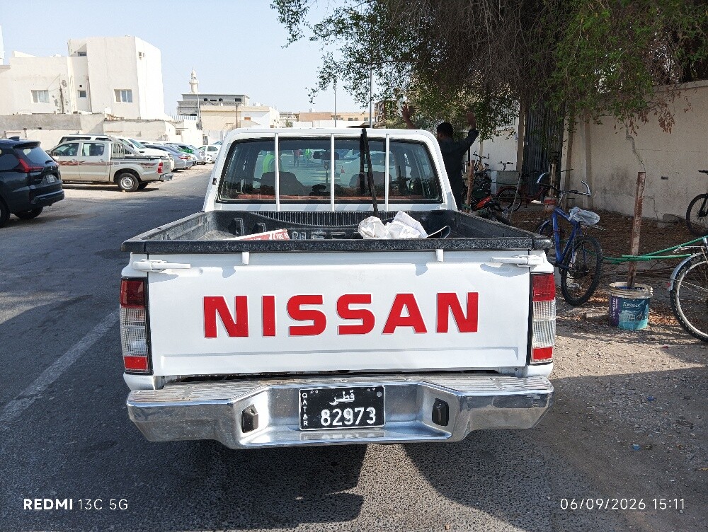 nissan pickup - 3