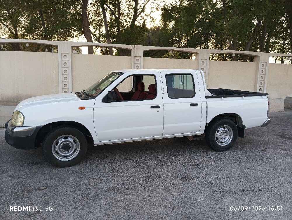 nissan pickup - 2