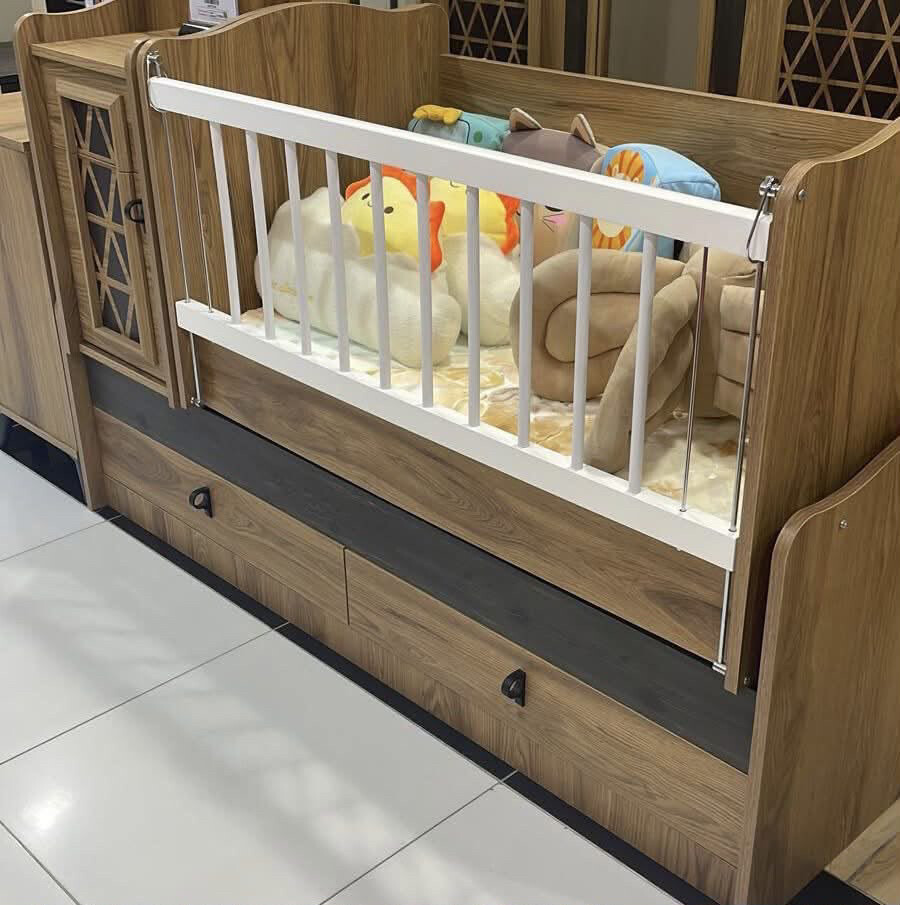 غرفة نوم مفردة و سرير اطفال : - 1
