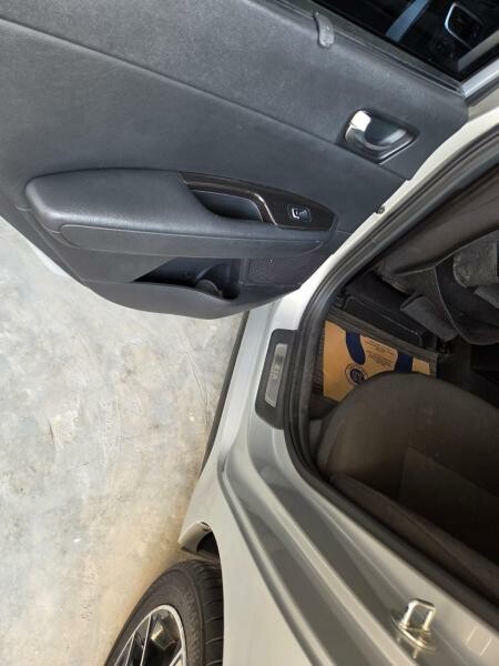 Kia Optima 2.5L with excellent - 7