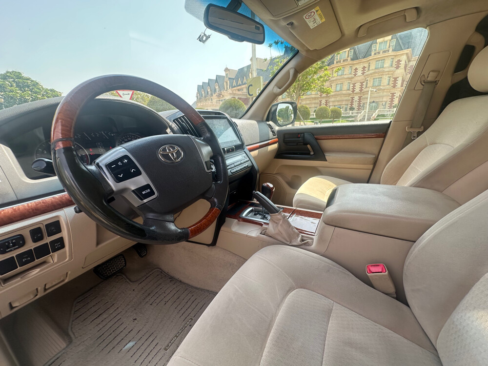 TOYOTA LAND CRUISER GXR LIMITED - 7