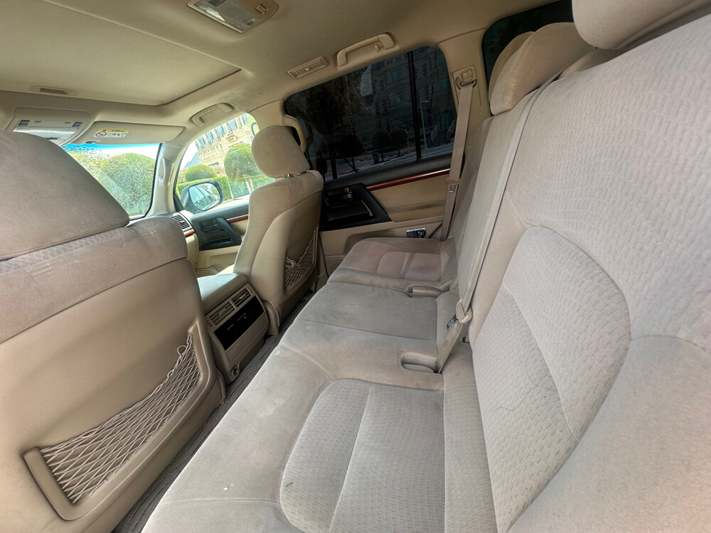 TOYOTA LAND CRUISER GXR LIMITED - 9