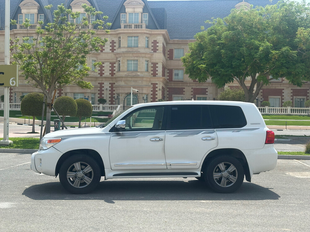 TOYOTA LAND CRUISER GXR LIMITED - 10