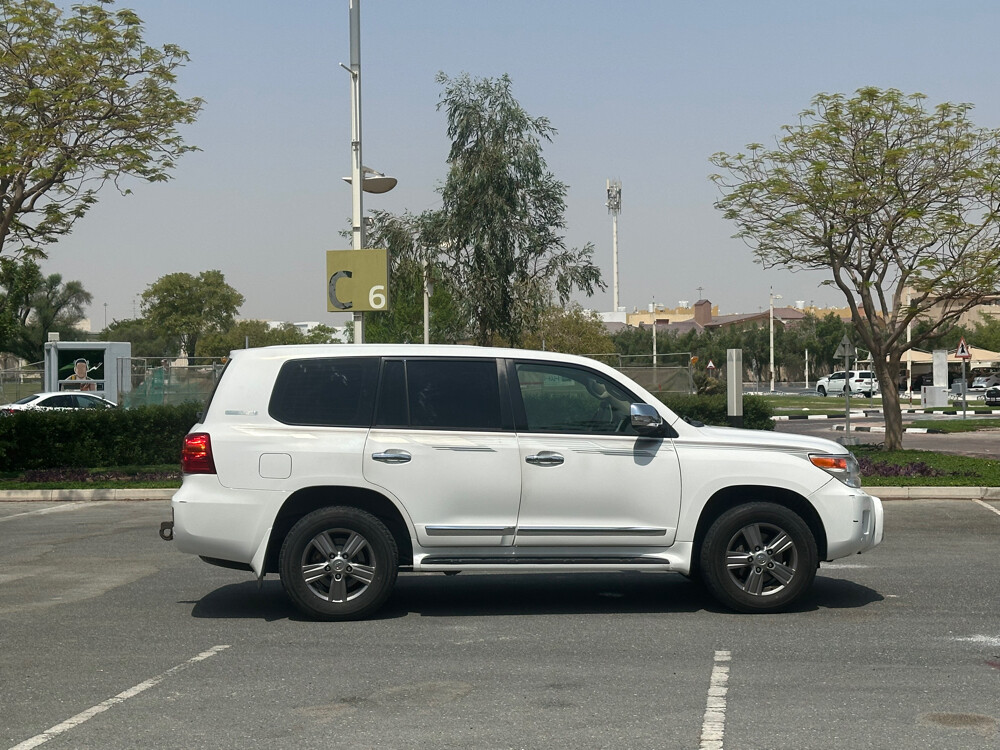 TOYOTA LAND CRUISER GXR LIMITED - 8