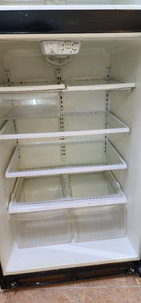 ثلاجة بحالة ممتازة للبيع - 2