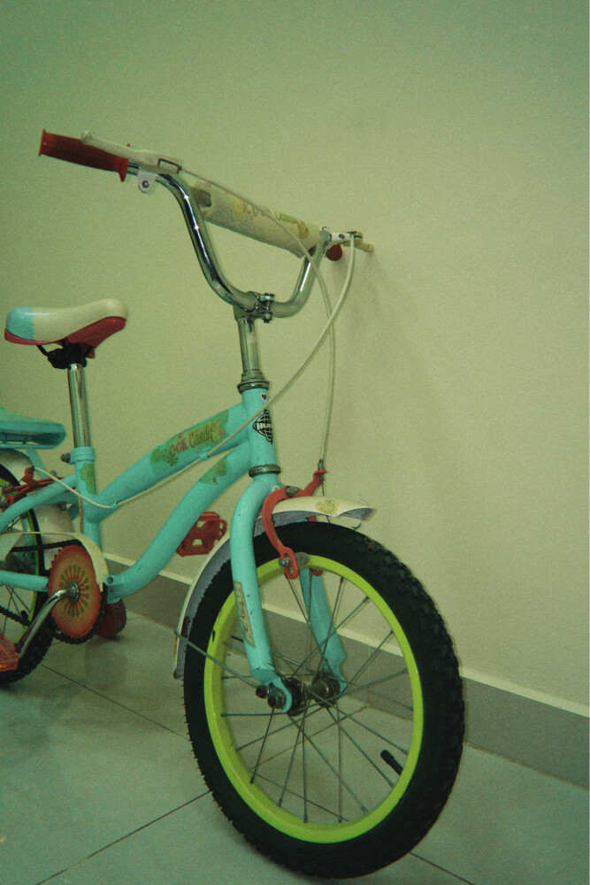 HUFFY KIDS BICYCLE - 7