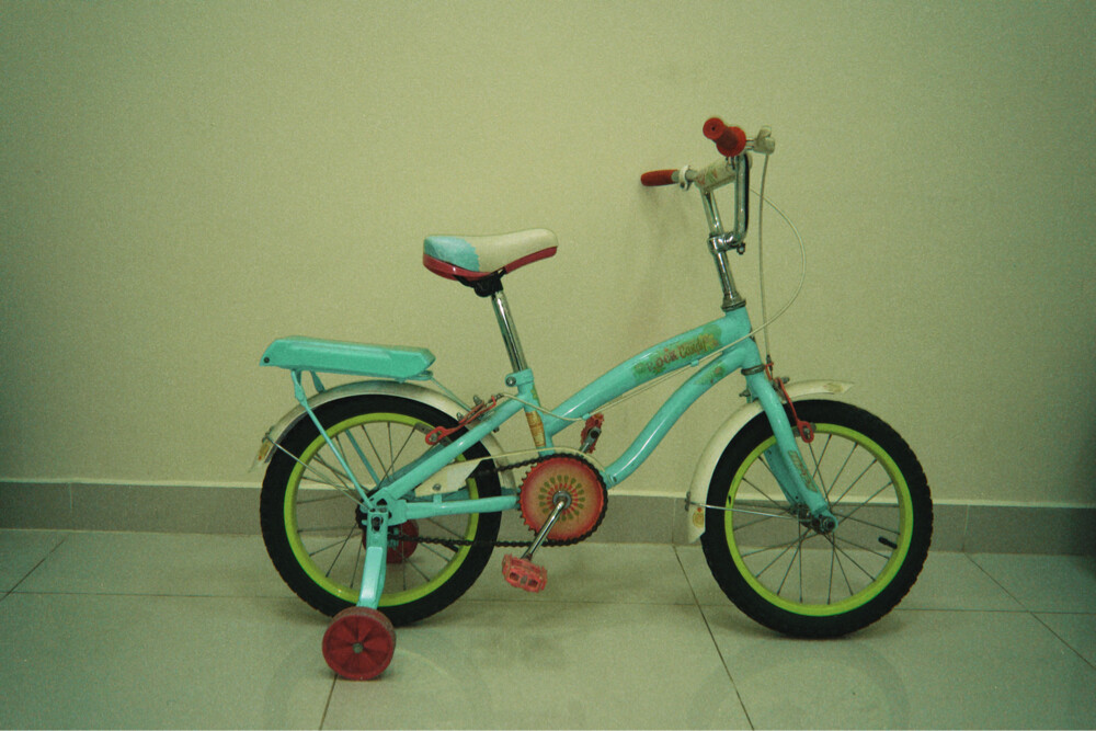 HUFFY KIDS BICYCLE - 6