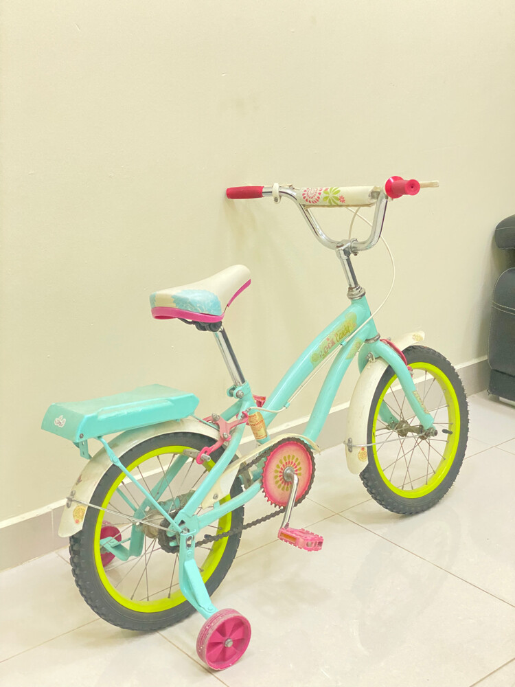 HUFFY KIDS BICYCLE - 2