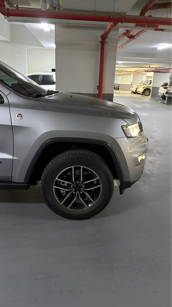 Jeep Grand Cherokee like new - 4