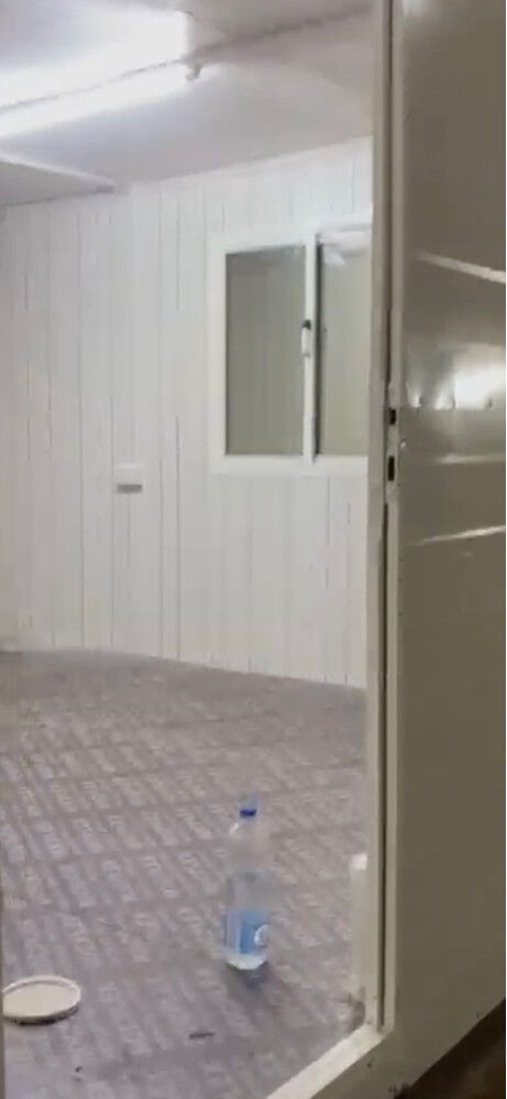 Cabin toilet kitchen - 3