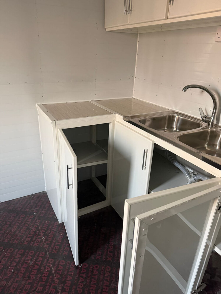 Cabin toilet kitchen - 3