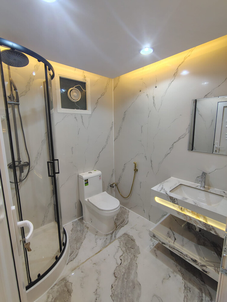 Cabin toilet kitchen - 4